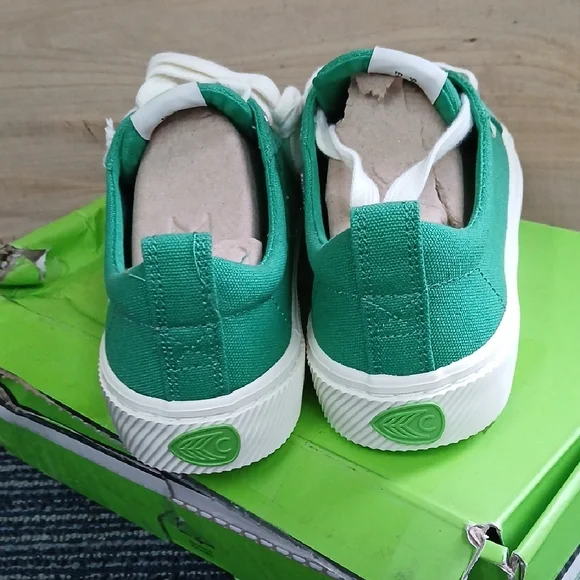 NIB Cariuma OCA Low Green Canvas Womens 7 - Picture 7 of 9